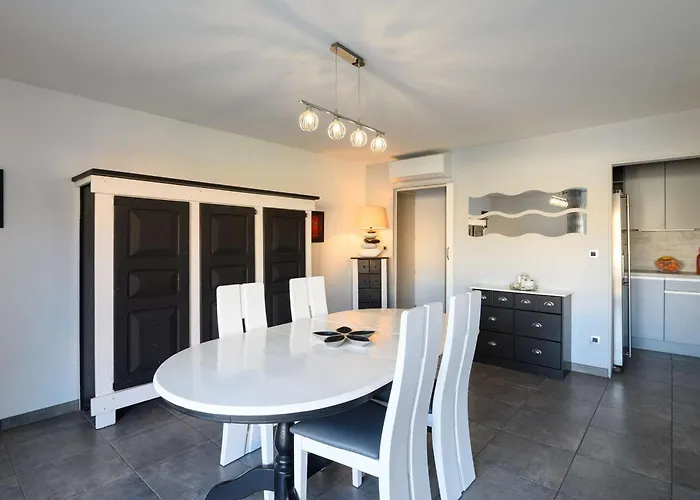 Appartement Marina Lumineuse Avec Terrasses Et Privee A Cap D'agde - Fr-1-387-181 Agde