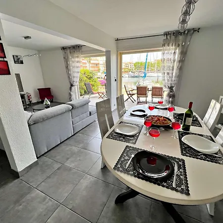 Marina Lumineuse Avec Terrasses Et Privee A Cap D'agde - Fr-1-387-181 *